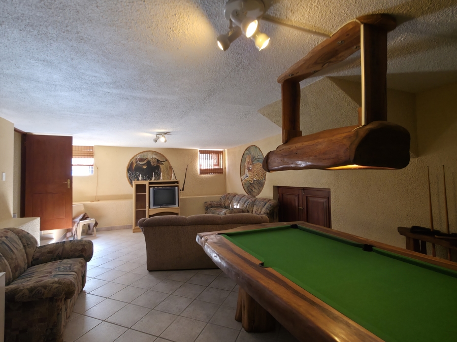 9 Bedroom Property for Sale in Noorsekloof Eastern Cape
